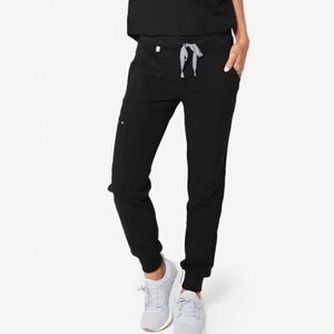 Black figs scrub joggers size extra small.